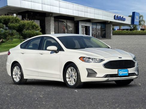 Used 2019 Ford Fusion SE image 9