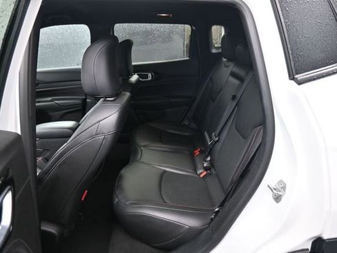 Used 2025 Jeep Compass Trailhawk AWD/4WD image 13