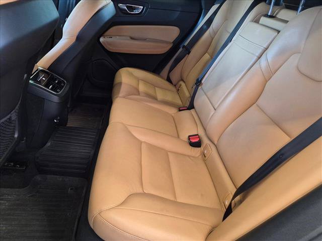 Used 2018 Volvo XC60 T5 Inscription w/ Convenience Package AWD/4WD image 18
