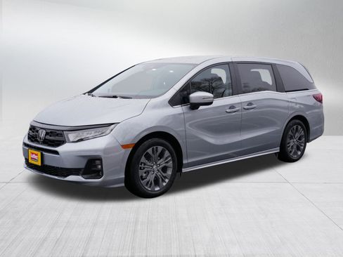New 2026 Honda Odyssey Touring image 3