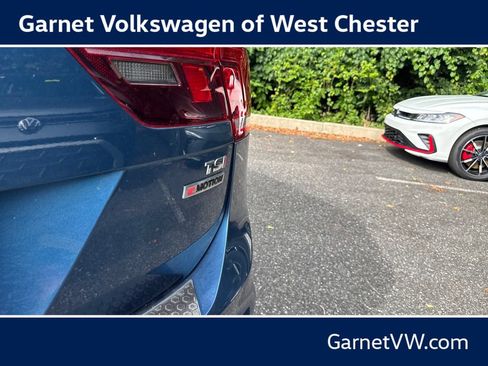 Used 2018 Volkswagen Tiguan SEL w/ 3rd Row Seat Package AWD/4WD image 18