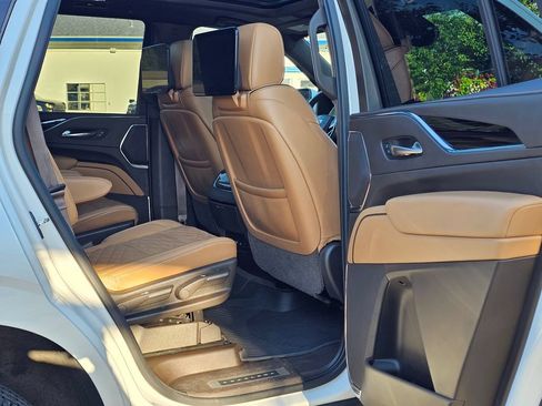 Used 2021 Cadillac Escalade Sport w/ Driver Assist Tech Package AWD/4WD image 19