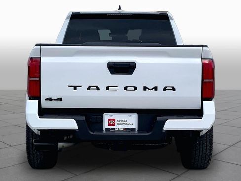 Used 2026 Toyota Tacoma SR5 AWD/4WD image 5