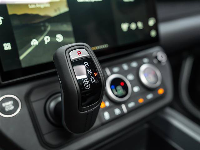 New 2026 Land Rover Defender 110 X-Dynamic SE AWD/4WD image 28