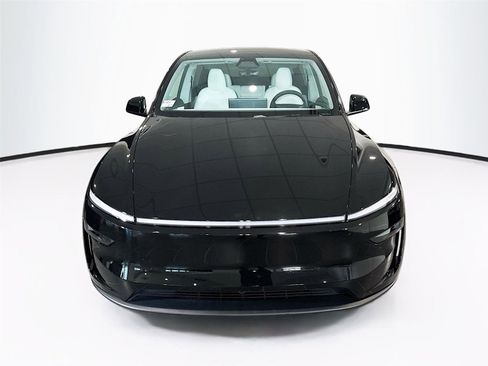 Used 2026 Tesla Model Y Long Range RWD image 24