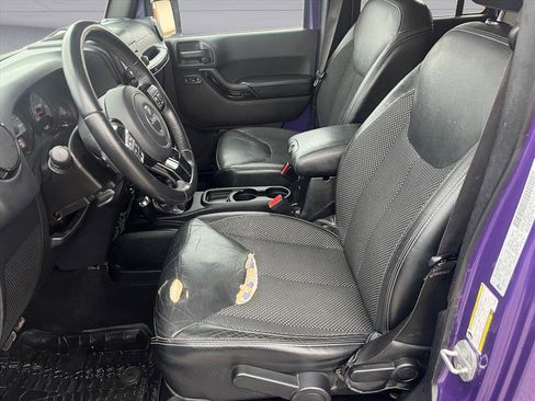 Used 2016 Jeep Wrangler Unlimited Sahara image 11