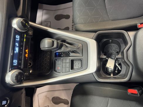 Used 2025 Toyota RAV4 XLE AWD/4WD image 15