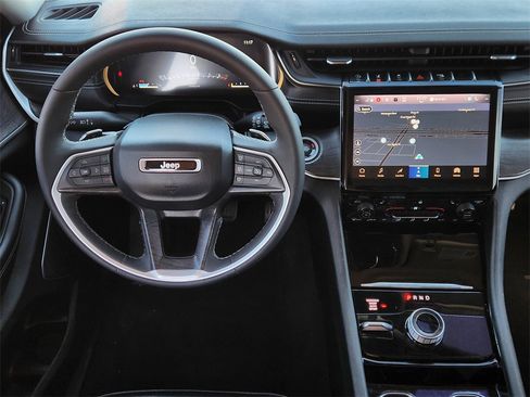 Used 2023 Jeep Grand Cherokee L Limited image 26