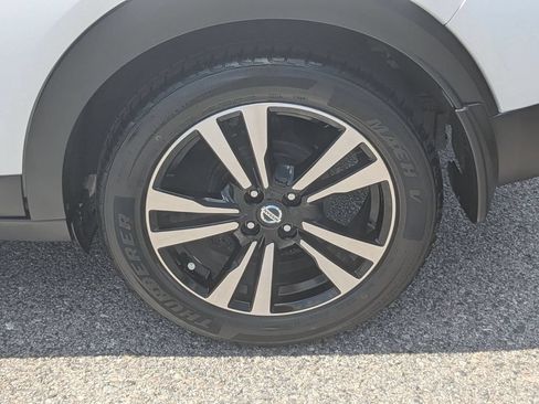 Used 2019 Nissan Kicks SV FWD image 10