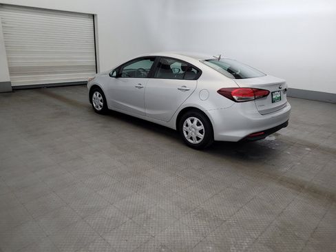 Used 2017 Kia Forte LX FWD image 3