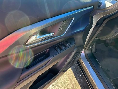 New 2026 Chevrolet Equinox EV LT image 12