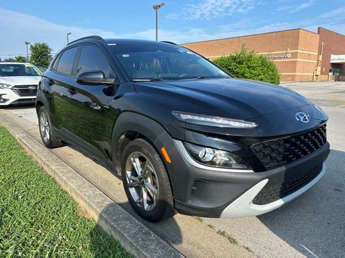 Used 2022 Hyundai Kona SEL FWD image 2