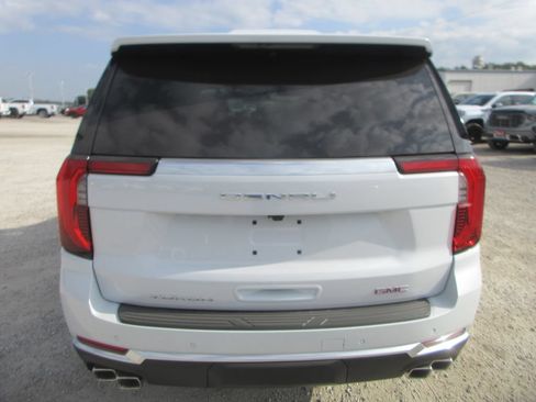 New 2026 GMC Yukon Denali w/ Sun & Power Step Package AWD/4WD image 5