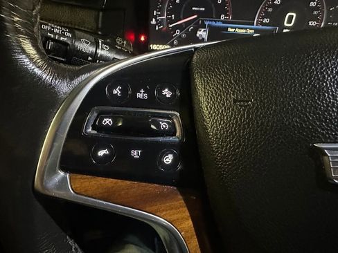 Used 2015 Cadillac Escalade ESV Luxury image 30