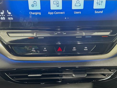 Used 2023 Volkswagen ID.4 2WD image 24