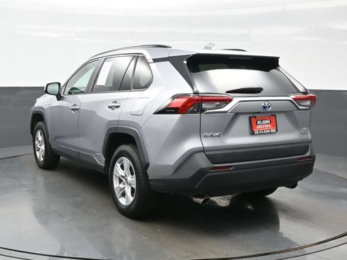 Used 2021 Toyota RAV4 XLE AWD/4WD image 4