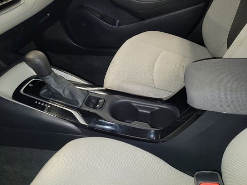 Used 2022 Toyota Corolla LE FWD image 26
