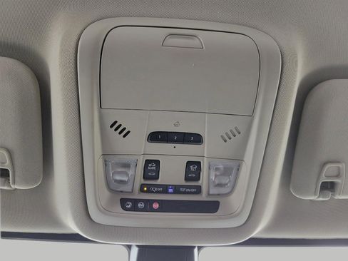 Used 2019 GMC Acadia Denali image 18