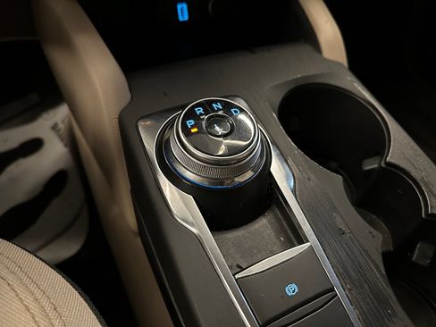 Used 2020 Ford Escape SE FWD image 17