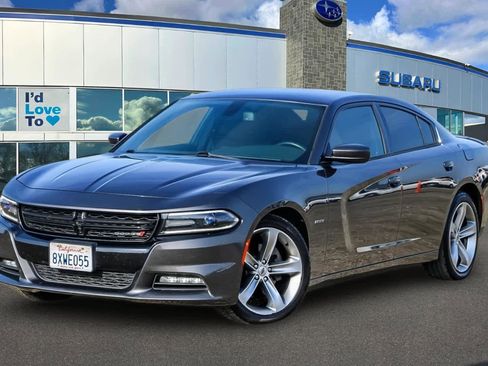 Used 2018 Dodge Charger R/T image 1