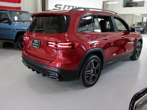 Used 2024 Mercedes-Benz GLB 250 4MATIC image 43
