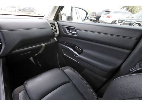 Used 2024 Nissan Pathfinder SL w/ SL Premium Package image 14