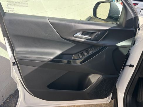 Used 2025 Chevrolet Equinox LT image 20