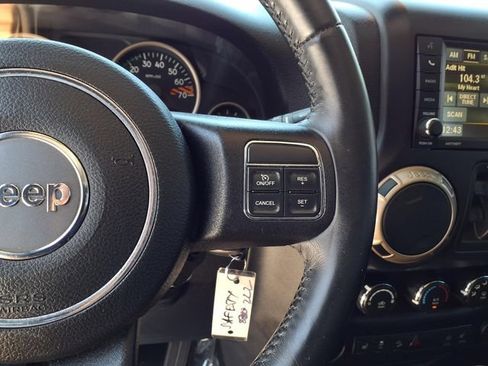 Used 2016 Jeep Wrangler Unlimited Sahara AWD/4WD image 14