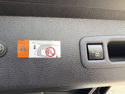 Used 2025 Toyota Sienna XLE Woodland Edition AWD/4WD image 39