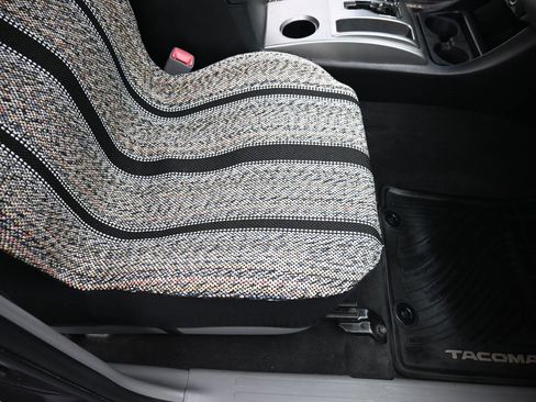 Used 2015 Toyota Tacoma 4x4 Double Cab image 31