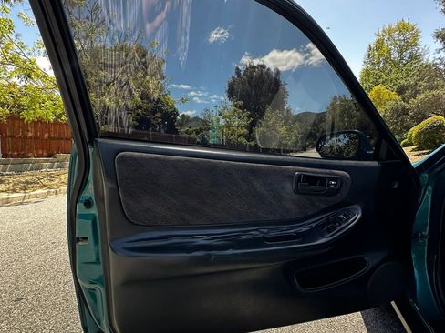 Used 1995 Acura Integra LS FWD image 15