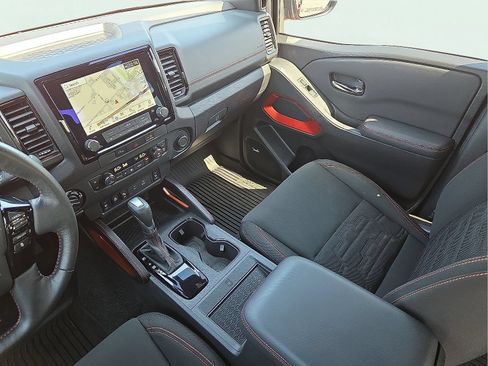 Used 2023 Nissan Frontier PRO-4X w/ Pro Convenience Package AWD/4WD image 12