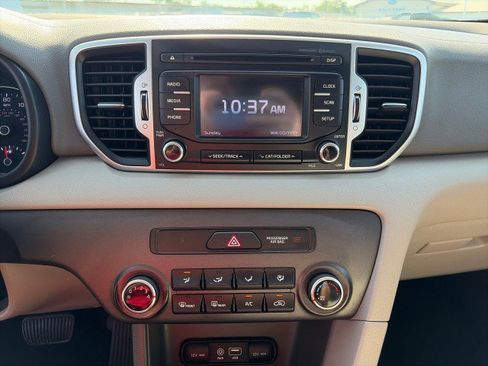 Used 2019 Kia Sportage LX AWD/4WD image 16
