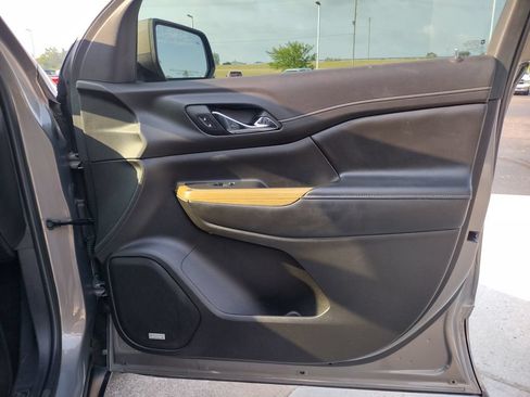 Used 2019 GMC Acadia Denali FWD image 21