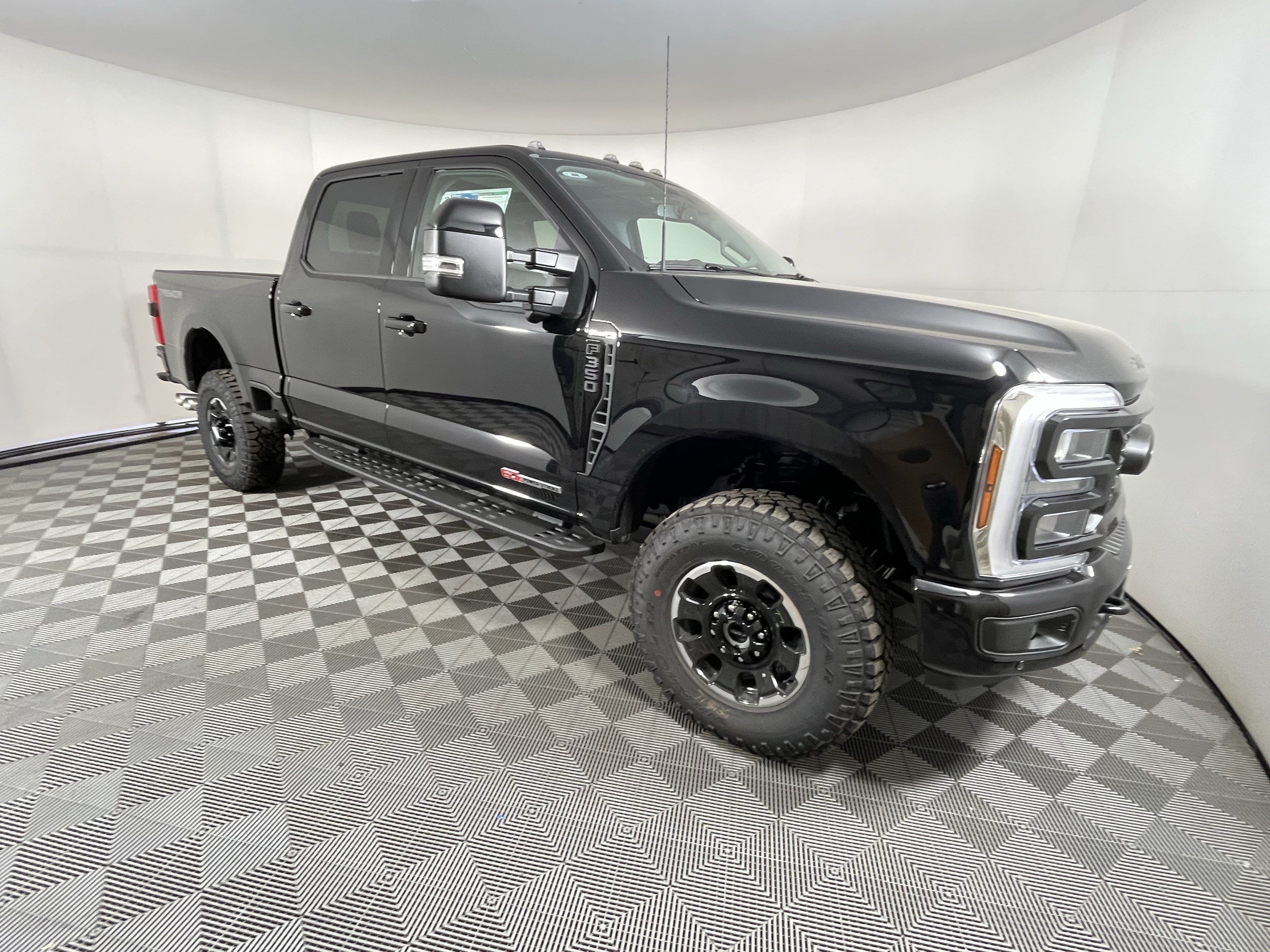New 2026 Ford F350 Lariat w/ Tremor Off-Road Package AWD/4WD image 6
