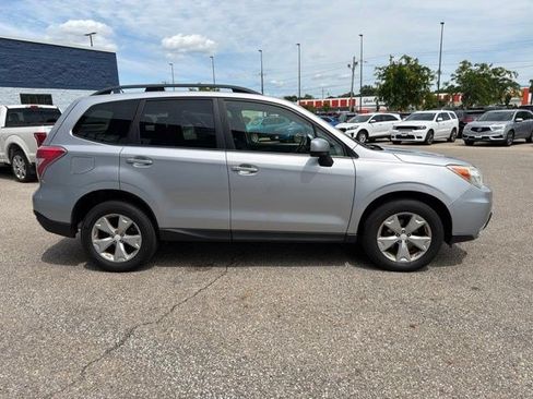 Used 2015 Subaru Forester 2.5i Premium w/ All-Weather Package AWD/4WD image 6