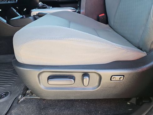 Used 2022 Toyota Tacoma SR5 RWD image 14