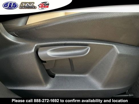 Used 2017 Volkswagen Tiguan S image 14