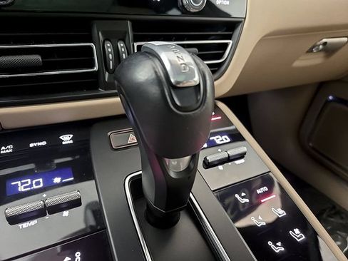 Used 2023 Porsche Macan S AWD/4WD image 16