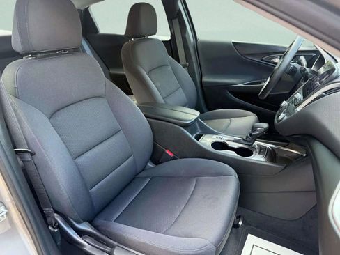 Used 2022 Chevrolet Malibu LT image 8