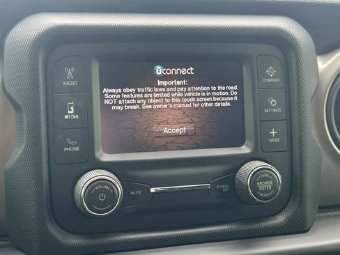 Used 2021 Jeep Gladiator Sport image 28