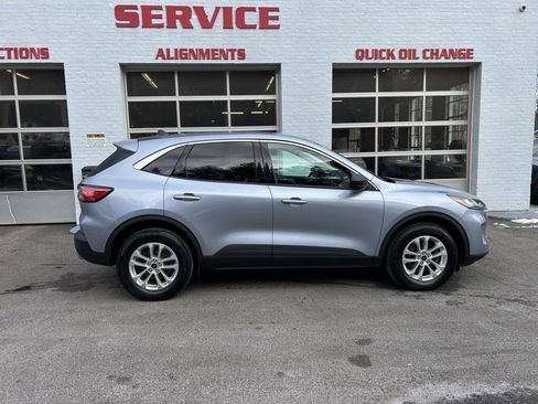 Used 2022 Ford Escape SE w/ Convenience Package image 2