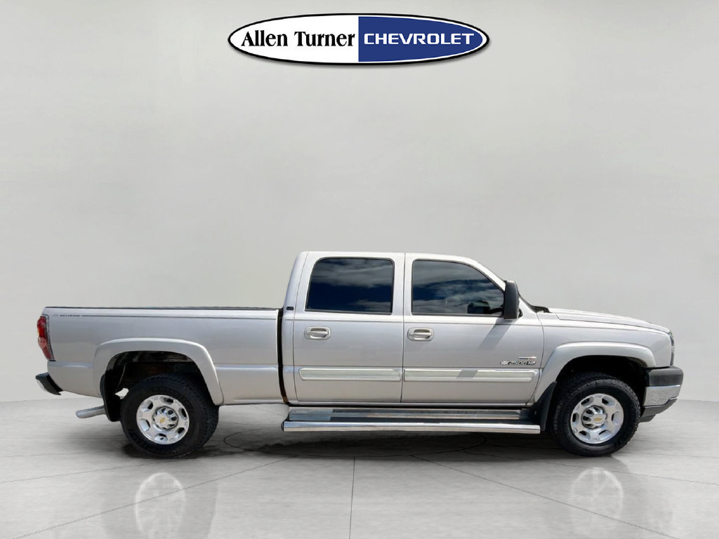 Used 2005 Chevrolet Silverado 2500 LT w/ Heavy-Duty Power Package RWD image 3