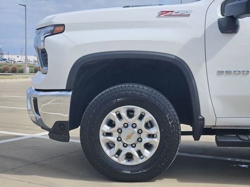 Used 2024 Chevrolet Silverado 2500 LTZ w/ LTZ Convenience Package AWD/4WD image 11