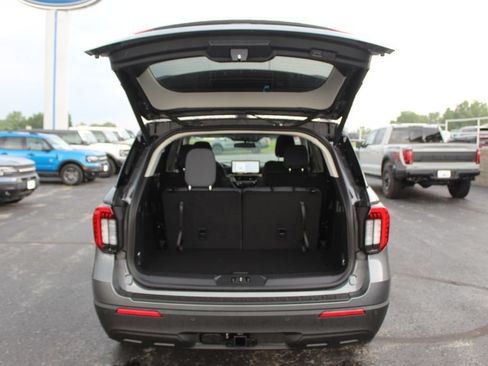 New 2026 Ford Explorer Active AWD/4WD image 18