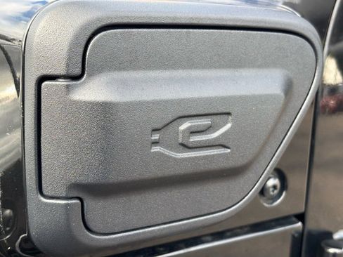 Used 2024 Jeep Wrangler Unlimited Rubicon 4xe image 30