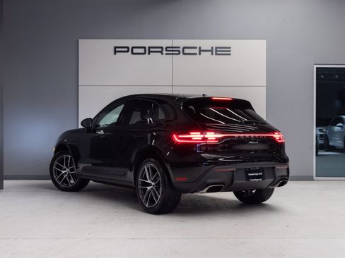 Certified 2026 Porsche Macan AWD/4WD image 3