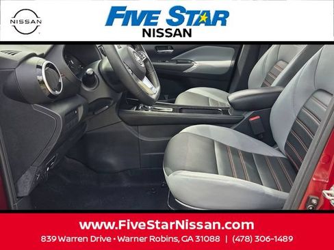 Used 2023 Nissan Kicks SR w/ SR Premium Package FWD image 5