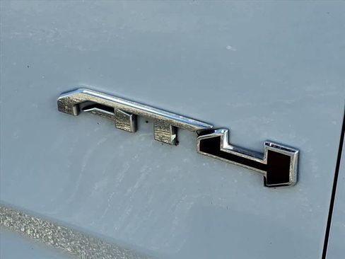 Used 2022 GMC Yukon AT4 w/ AT4 Premium Plus Package image 3