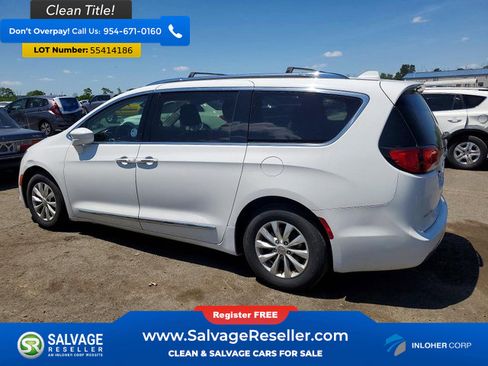 Used 2018 Chrysler Pacifica Touring-L w/ Premium Audio Group FWD image 3